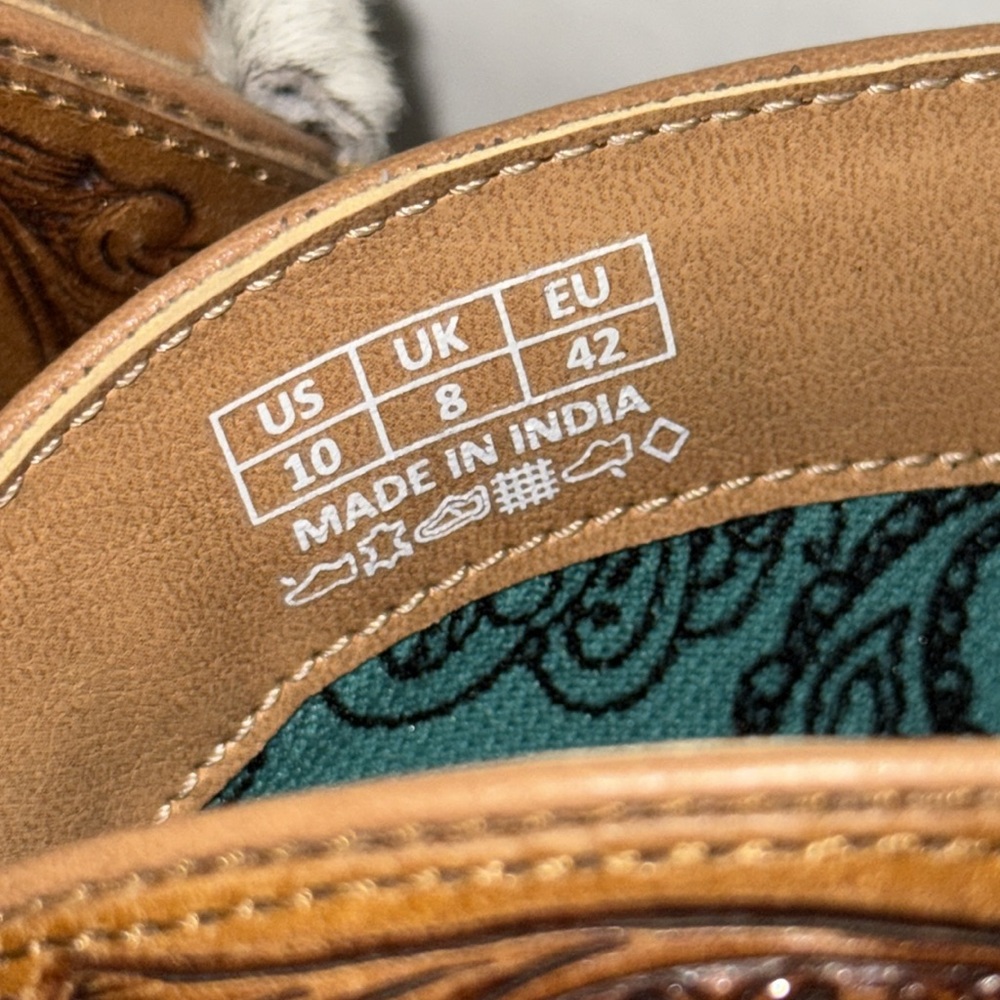 Myra Sandy Mae Hair-On Hide & Hand-Tooled
Leather Ankle Cowboy Boots Size 10 - Picture 3 of 12